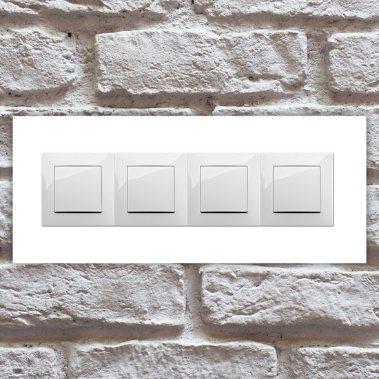 Osłona, ramka szklana pod włącznik światła lub gniazdko biała poczwórna