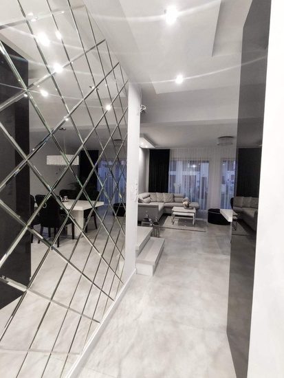 Piękne lustra ozdobne w karo płytki lustrzane fazowane1272,8mm x 2969,8mm faza 12mm