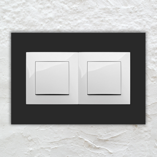 Osłona, ramka szklana pod włącznik światła lub gniazdko czarna podwójna