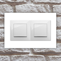 Osłona, ramka szklana pod włącznik światła lub gniazdko biała podwójna