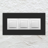 Osłona, ramka szklana pod włącznik światła lub gniazdko czarna potrójna