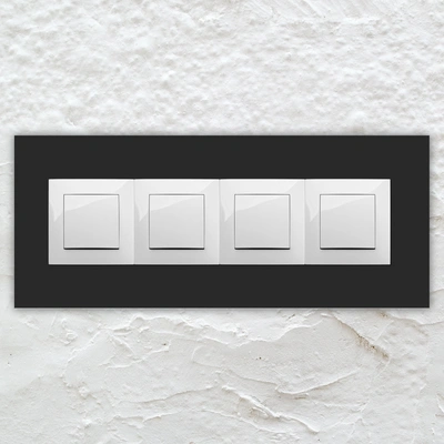 Osłona, ramka szklana pod włącznik światła lub gniazdko czarna poczwórna