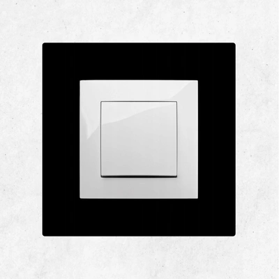 Osłona, ramka szklana pod włącznik światła lub gniazdko czarna pojedyncza